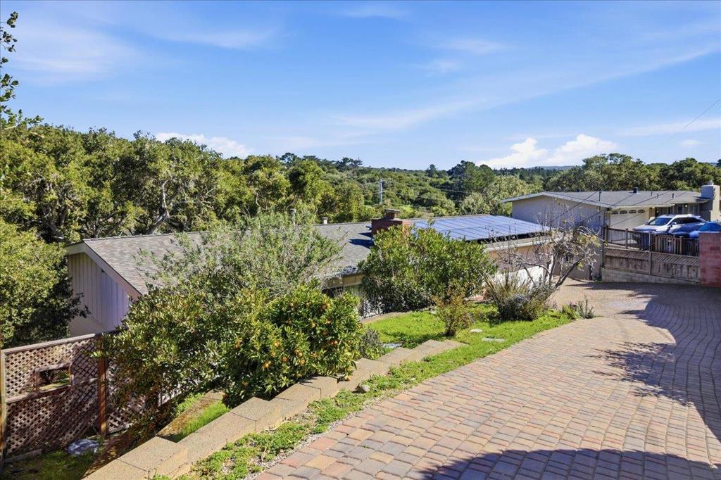 17 Los Encinos Drive