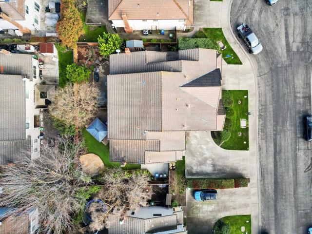 30 San Vicente Ct, Danville CA: https://media.crmls.org/mediaz/1e8d95ef-2a27-4d05-a181-6857d077f3d1.jpg