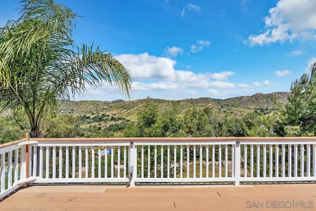 22318 Casa De Carol, Ramona CA: https://media.crmls.org/mediaz/1e900315-fc68-4bda-9e74-2ef5a8135282.jpg