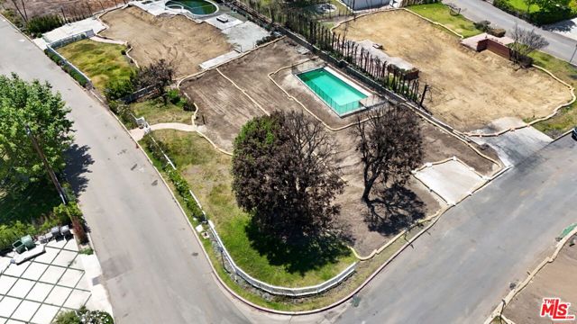 1085 Villa Grove Drive, Pacific Palisades CA: https://media.crmls.org/mediaz/1e909cd6-c95b-4eba-ad7e-e9ed406880e9.jpg