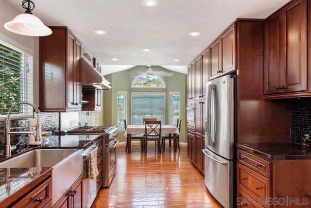13874 Amber Sky Ln, San Diego CA: https://media.crmls.org/mediaz/1e9131b1-d54e-4e4e-ad43-476b9d9309c8.jpg