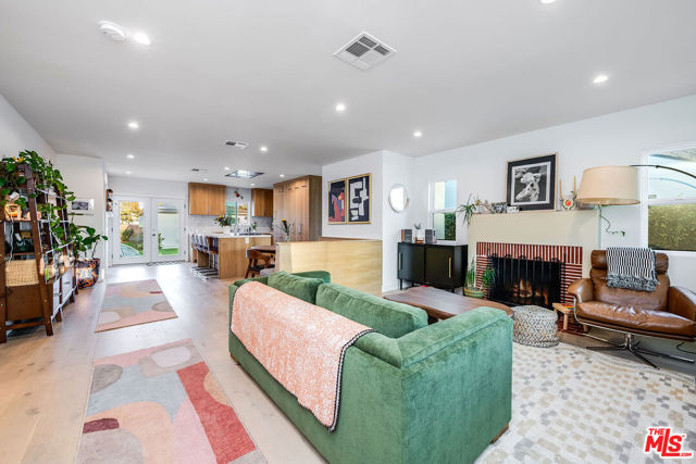 1008 North Catalina Street photo 3