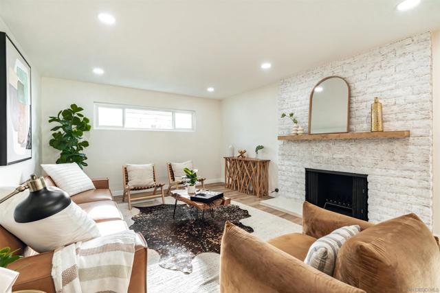 3624 Governor Dr, San Diego CA: https://media.crmls.org/mediaz/1e91f48a-ea46-4f65-8afb-2c1993dee1a5.jpg