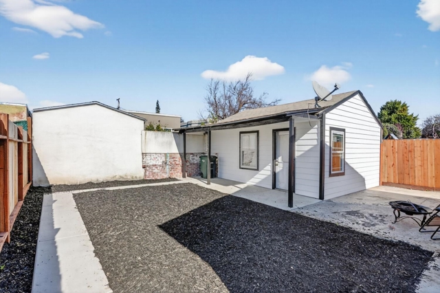 356 Belleview Dr, San Leandro CA: https://media.crmls.org/mediaz/1e922760-e652-4a28-965e-2a37a494d2c1.jpg