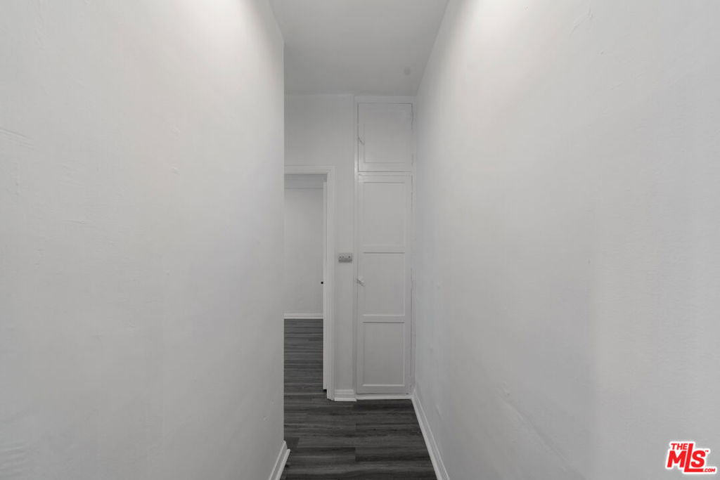 https://media.crmls.org/mediaz/1e922825-6b18-470b-b9d0-16231521abd4.jpg?preset=X-Large
