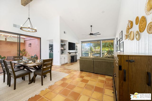 298 San Vicente Circle, Palm Desert CA: https://media.crmls.org/mediaz/1e924536-dab0-4e2d-b8e8-c5e2df61d7fe.jpg