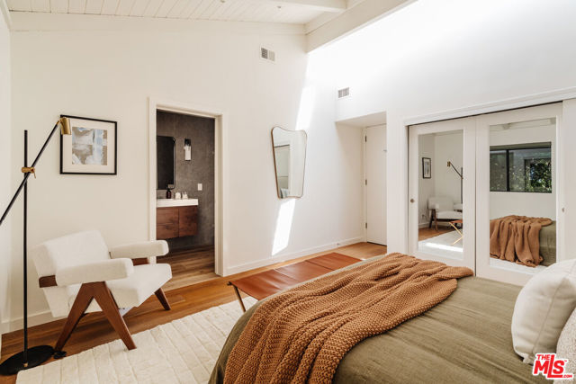 4 Buckboard Lane, Rolling Hills CA: https://media.crmls.org/mediaz/1e927be0-847f-474d-9840-eaf958be3c7f.jpg