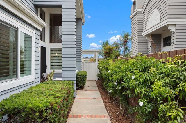 7414 Lantana, Carlsbad CA: https://media.crmls.org/mediaz/1e92e3c0-5345-42e2-8b17-87d043a24ed0.jpg