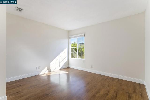 1769 Redwood Rd, Hercules CA: https://media.crmls.org/mediaz/1e92ed56-b321-43a4-bc06-a8824725ddd8.jpg