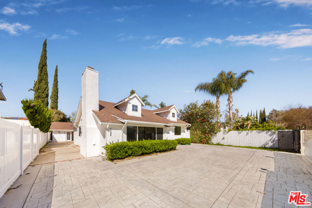 4503 Vesper, Sherman Oaks CA: https://media.crmls.org/mediaz/1e9350bc-bd96-4fcc-aa10-66a1db47353c.jpg