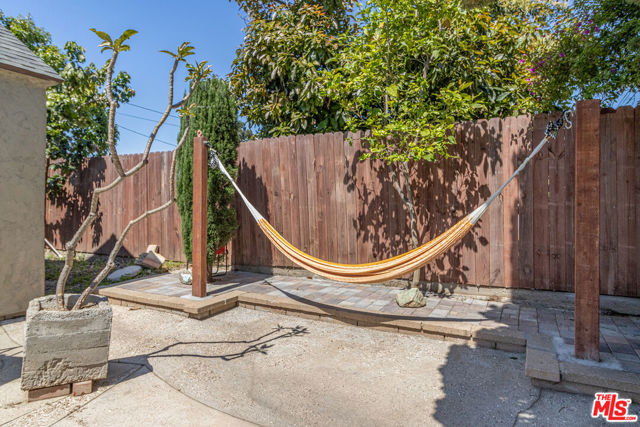 2807 S Bedford Street, Los Angeles CA: https://media.crmls.org/mediaz/1e936d01-4464-485f-8ee8-cc8f16399709.jpg