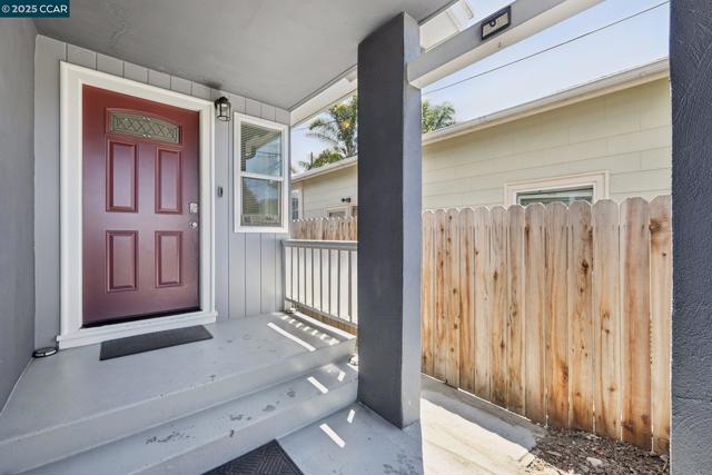 2110 Hellings Avenue, Richmond CA: https://media.crmls.org/mediaz/1e950621-055f-4ecd-9e45-8e0d868f00b2.jpg
