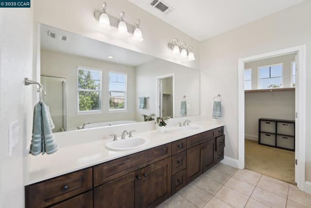 1610 Coventry Dr, Oakley CA: https://media.crmls.org/mediaz/1e9569ca-3ff9-4210-a076-116e78ed2e96.jpg