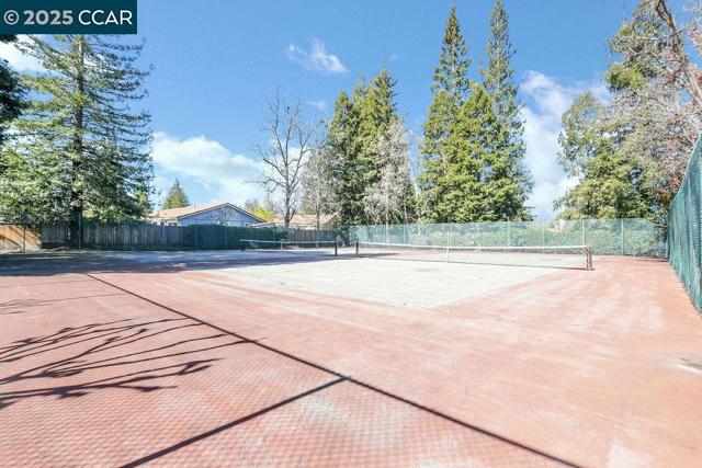 896 Camelback Place, Pleasant Hill CA: https://media.crmls.org/mediaz/1e95c01c-d899-4f43-a2b9-6b6fe196ffc4.jpg