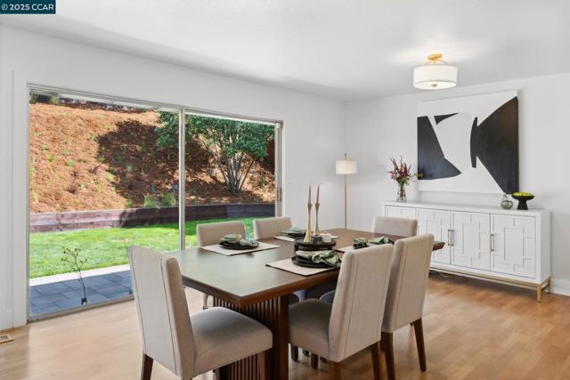 3739 Northridge Dr, Concord CA: https://media.crmls.org/mediaz/1e95c3a6-9f9a-43ff-a53e-13ce8ceff6ba.jpg