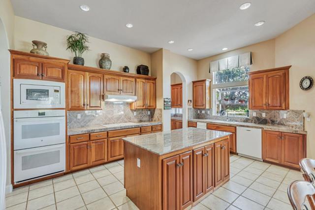 1152 Little River Drive, Hollister CA: https://media.crmls.org/mediaz/1e95cfbc-1ada-46ae-840a-08562af2f202.jpg