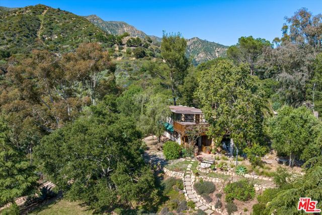 3091 Hidden Valley Lane, Santa Barbara CA: https://media.crmls.org/mediaz/1e9669b0-b5d4-41a8-a626-6a814a7e8998.jpg