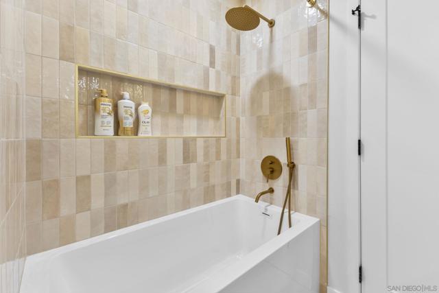 2128 Missouri St, San Diego CA: https://media.crmls.org/mediaz/1e96ed63-99f5-4515-b514-0dfe0ceea6cb.jpg