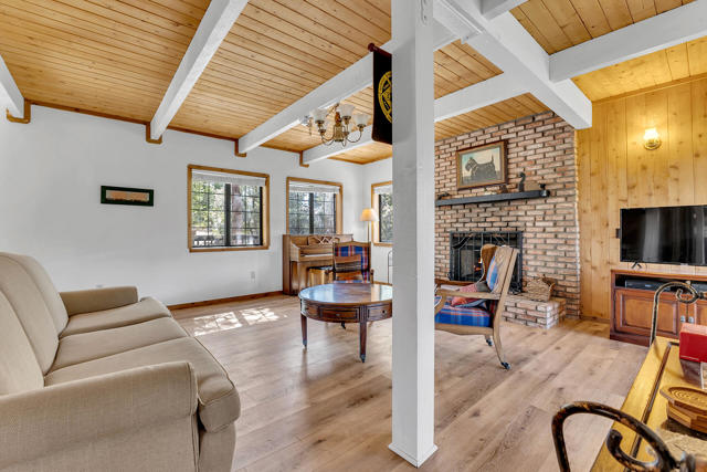 53184 Double View Drive, Idyllwild CA: https://media.crmls.org/mediaz/1e96fa8e-7228-45ea-9e15-e8298d169a2a.jpg