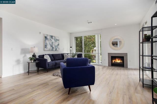 1655 N California, Walnut Creek CA: https://media.crmls.org/mediaz/1e97066c-f3ad-4ad1-9a0d-4dafbff2d6a0.jpg