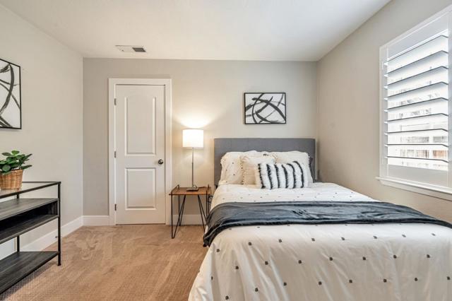 2284 Dumbarton Avenue, East Palo Alto CA: https://media.crmls.org/mediaz/1e975f0f-a9ea-45a0-83cd-4e35bb4c804f.jpg