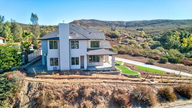24321 Barona Mesa Road, Ramona CA: https://media.crmls.org/mediaz/1e97e03b-f0c3-4ec8-828a-3a23919399e8.jpg