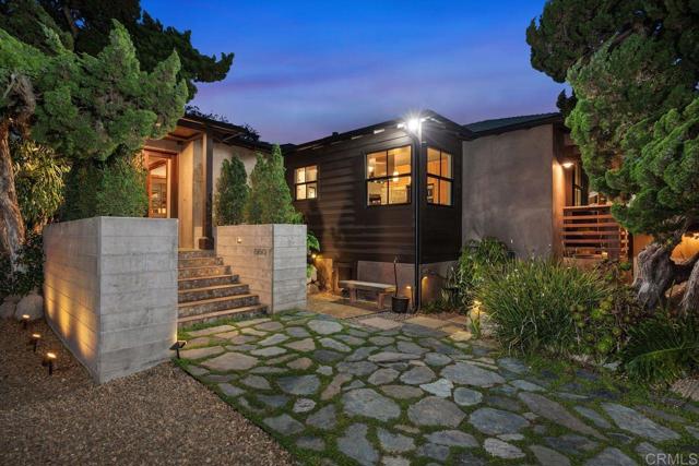 860 Nardo Road, Encinitas CA: https://media.crmls.org/mediaz/1e998046-7407-412b-9019-fec75ee22008.jpg