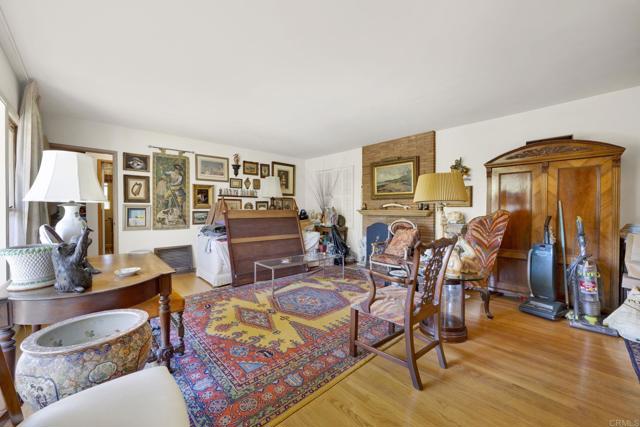 1750 Wabasso Way, Glendale CA: https://media.crmls.org/mediaz/1e99ab2d-3c24-4e64-b37f-0bc025efa83d.jpg