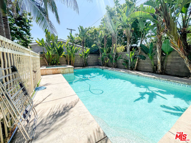 12612 Hatteras Street, Valley Village CA: https://media.crmls.org/mediaz/1e9a2a8e-afb8-44fa-9590-7d98b0fc8cae.jpg