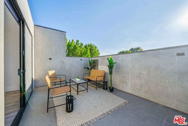 1903 S Bedford Street, Los Angeles CA: https://media.crmls.org/mediaz/1e9a3c9e-ee27-4d5a-bf69-df68a4e0bb89.jpg