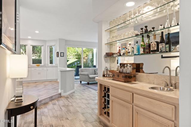 2106 Fox Den Court, Oxnard CA: https://media.crmls.org/mediaz/1e9accc1-9558-4cf7-8a79-ea5ca9a63830.jpg