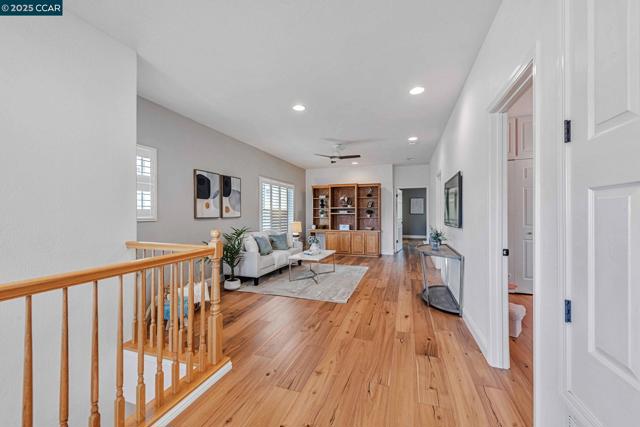 122 Claremont Crest Ct, San Ramon CA: https://media.crmls.org/mediaz/1e9b4a44-efd8-4eca-8870-6cc0fccd1092.jpg