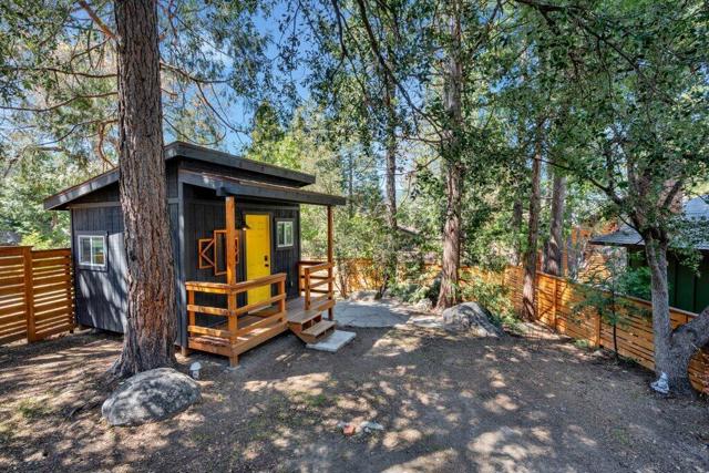 26785 Crestview Drive, Idyllwild CA: https://media.crmls.org/mediaz/1e9b507f-f980-46cd-965c-53b18b929f1e.jpg