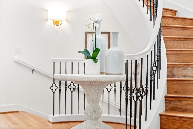 6 Zachary Court, Menlo Park CA: https://media.crmls.org/mediaz/1e9b7216-9cf2-4433-8a32-82b46da04a88.jpg