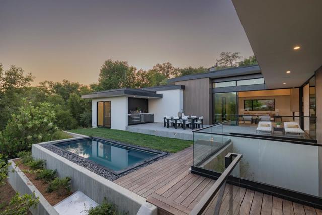 25251 La Rena Lane, Los Altos Hills CA: https://media.crmls.org/mediaz/1e9b9e91-34d6-4243-aa79-10cf27df85cc.jpg