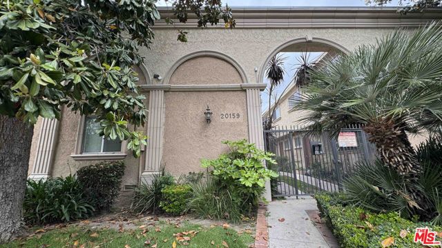 20159 Cohasset Street, Winnetka CA: https://media.crmls.org/mediaz/1e9be218-01c5-483a-80a1-2298fac82084.jpg