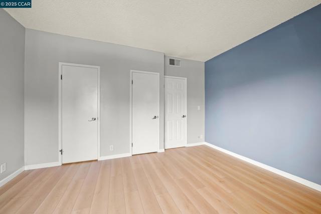 Image 17 of 25 For 25930 Kay Ave  201