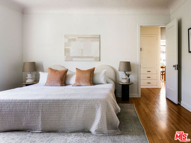 1612 S Ogden Drive, Los Angeles CA: https://media.crmls.org/mediaz/1e9c8905-ce44-46ab-b068-3b729878660c.jpg