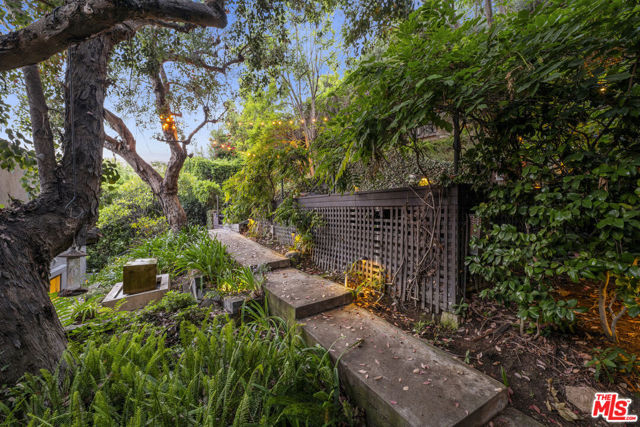 3625 Lowry Road, Los Angeles CA: https://media.crmls.org/mediaz/1e9d17bc-ee95-4629-b092-c28df0646d22.jpg