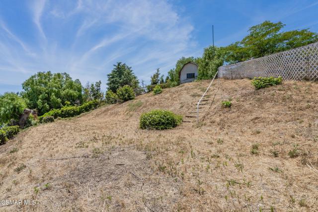 6564 La Cumbre Road, Somis CA: https://media.crmls.org/mediaz/1e9d6b7d-73b8-4c16-a868-8c0e5292cefc.jpg