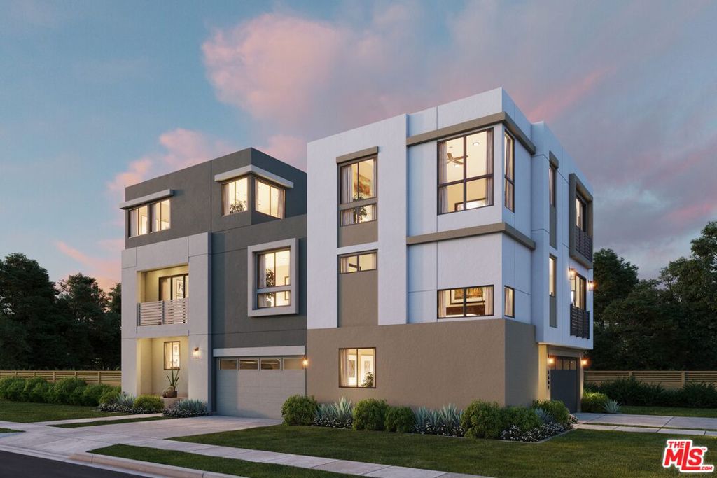 2505 W Berkeley Avenue