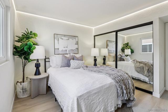 4043 Utah St, San Diego CA: https://media.crmls.org/mediaz/1e9eb2db-5242-4bd4-a5f0-7eb495969818.jpg