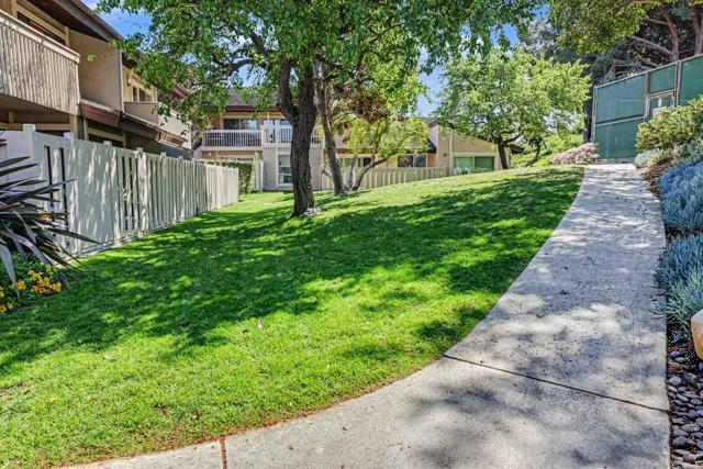 Detail Gallery Image 25 of 28 For 4640 Coralwood Cir, Carlsbad,  CA 92008 - 2 Beds | 2/1 Baths