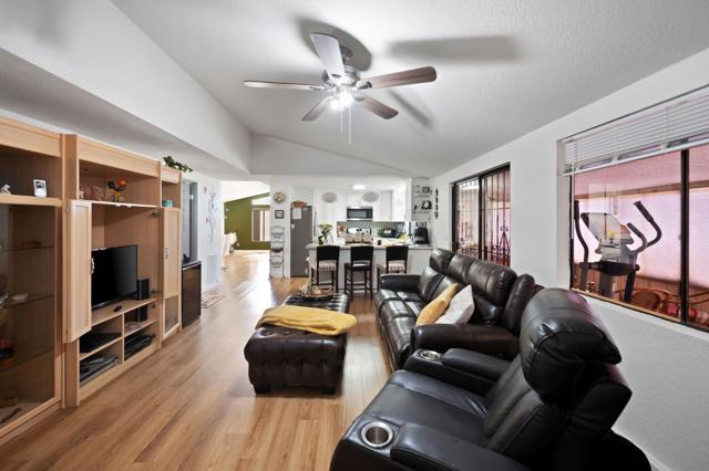 47685 Prado Way Way, Indio CA: https://media.crmls.org/mediaz/1e9f1660-1653-4647-a681-f7ef7dcac8b2.jpg