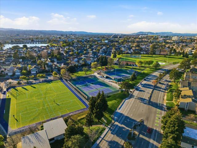 812 Ram Lane, Foster City CA: https://media.crmls.org/mediaz/1e9f4719-d8af-436b-aacb-a9e9d7cb2af2.jpg