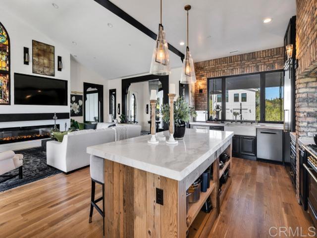 2255 Via Dulcea, Fallbrook CA: https://media.crmls.org/mediaz/1e9fa470-ae14-479d-8999-e7c506b2edc9.jpg