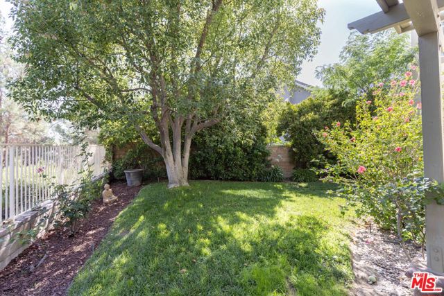 27350 Landon Place, Valencia CA: https://media.crmls.org/mediaz/1e9ff3fb-dc12-429c-a2bc-c5b40bb0fd35.jpg