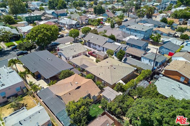 2912 5th Avenue, Los Angeles CA: https://media.crmls.org/mediaz/1ea01704-37d3-4681-9434-aa4abbc09999.jpg