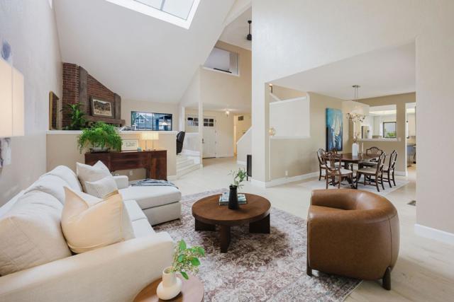 2329 Burning Tree Road, Half Moon Bay CA: https://media.crmls.org/mediaz/1ea13352-abef-4039-b399-63d8448f7ba5.jpg