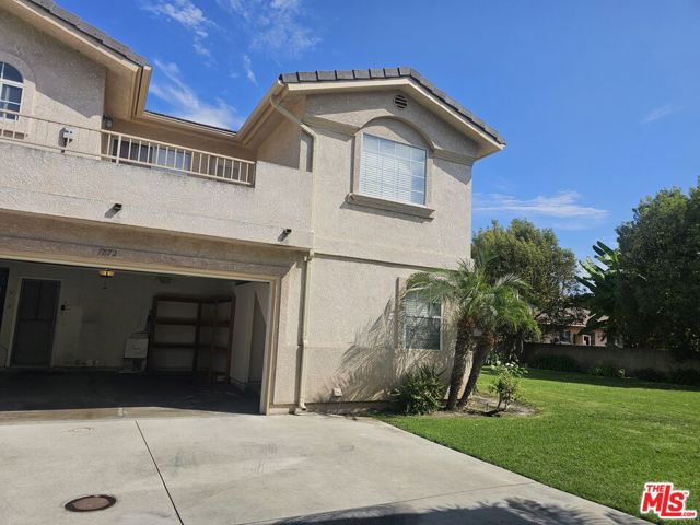 7872 Stewart And Gray Road, Downey CA: https://media.crmls.org/mediaz/1ea15508-fcb0-4623-8df4-389d125ce820.jpg